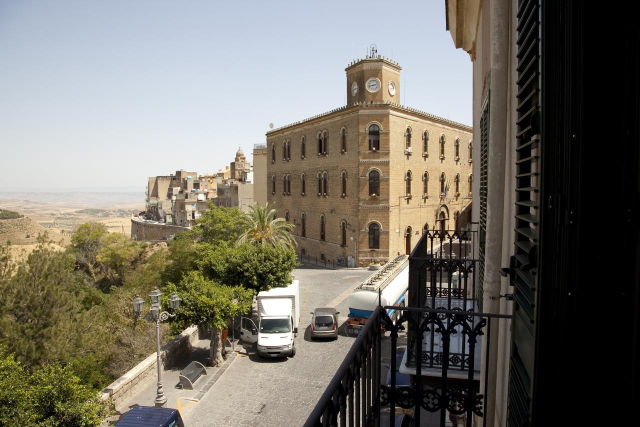 مبيت وإفطار بوتيرا Il Portico Dei Normanni المظهر الخارجي الصورة