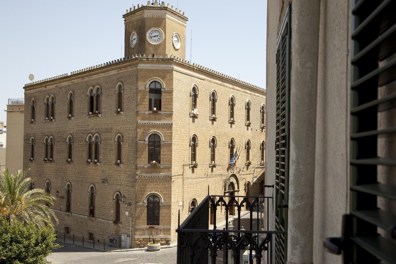 مبيت وإفطار بوتيرا Il Portico Dei Normanni المظهر الخارجي الصورة